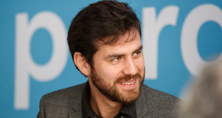 “Antigabrielismo”: Ibáñez acusa a la oposición de “ideología negacionista” por reforma a pensiones