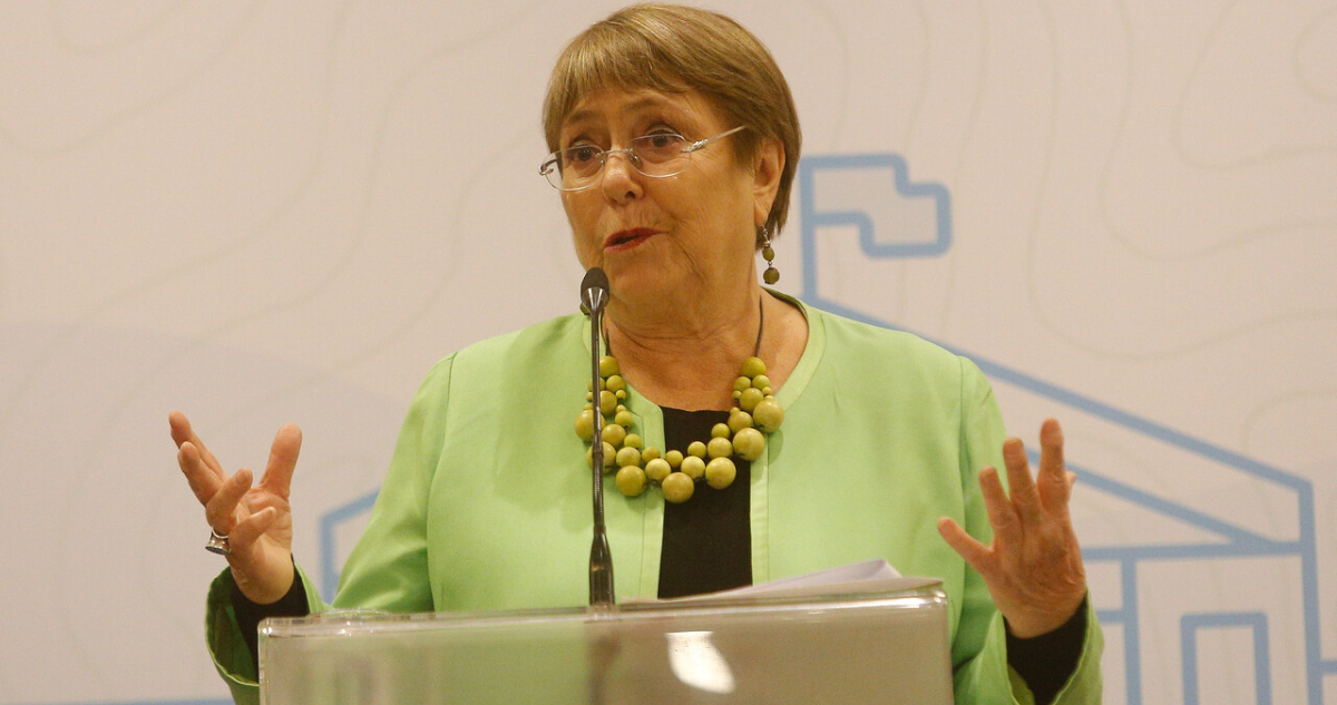 Michelle Bachelet avisa a Presidente Boric que se ausentará de Cuenta Pública