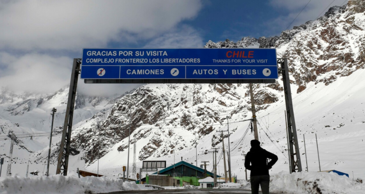 Anuncian cierre preventivo de paso fronterizo Los Libertadores ante pronóstico de nevadas