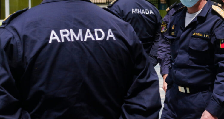 Armada decomisó más de medio kilo de droga que llevaba un pasajero en un bus camino a Chiloé