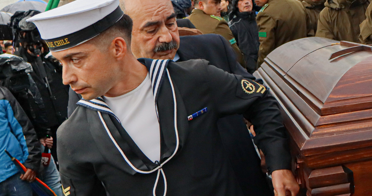 Imagen de marino integrante de la Armada que emplazó a presidente Boric