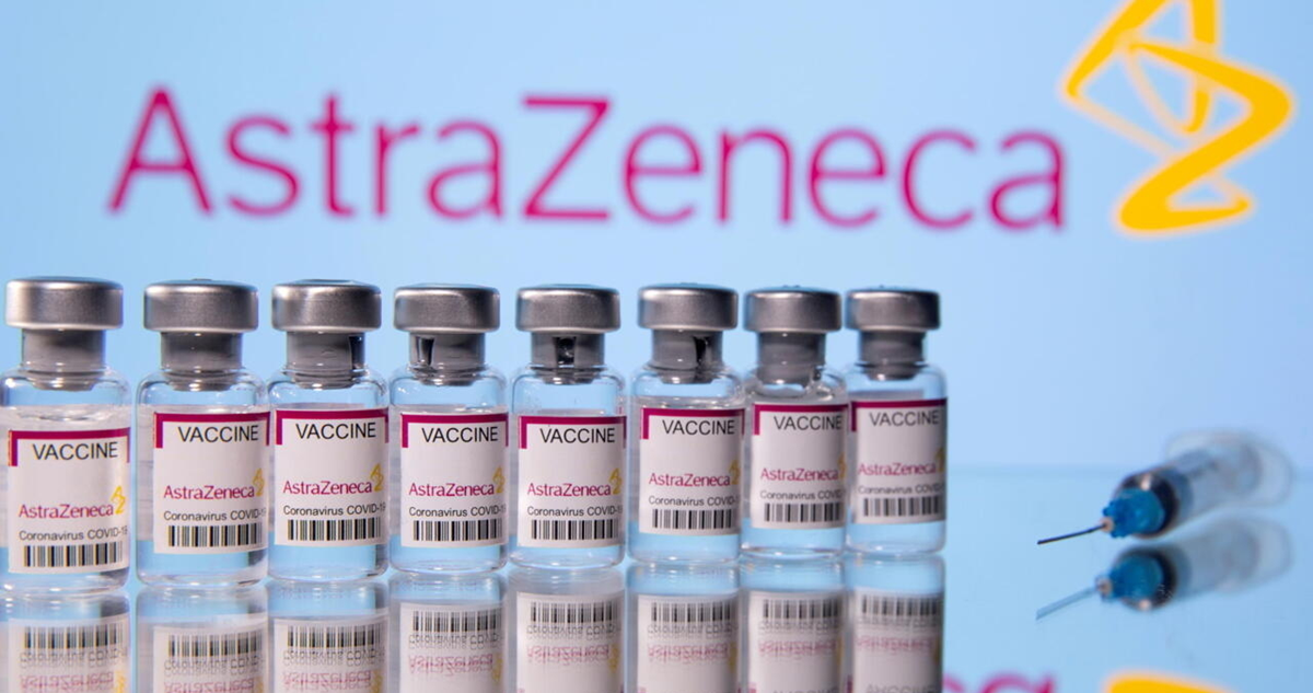 La Comisión Europea anunció la anulación de la autorización de la vacuna de Oxford y AstraZeneca el 7 de mayo de 2024, después de que la solicitud de retirar la autorización de comercialización de la UE por parte de AstraZeneca en marzo de 2024 generara controversia.