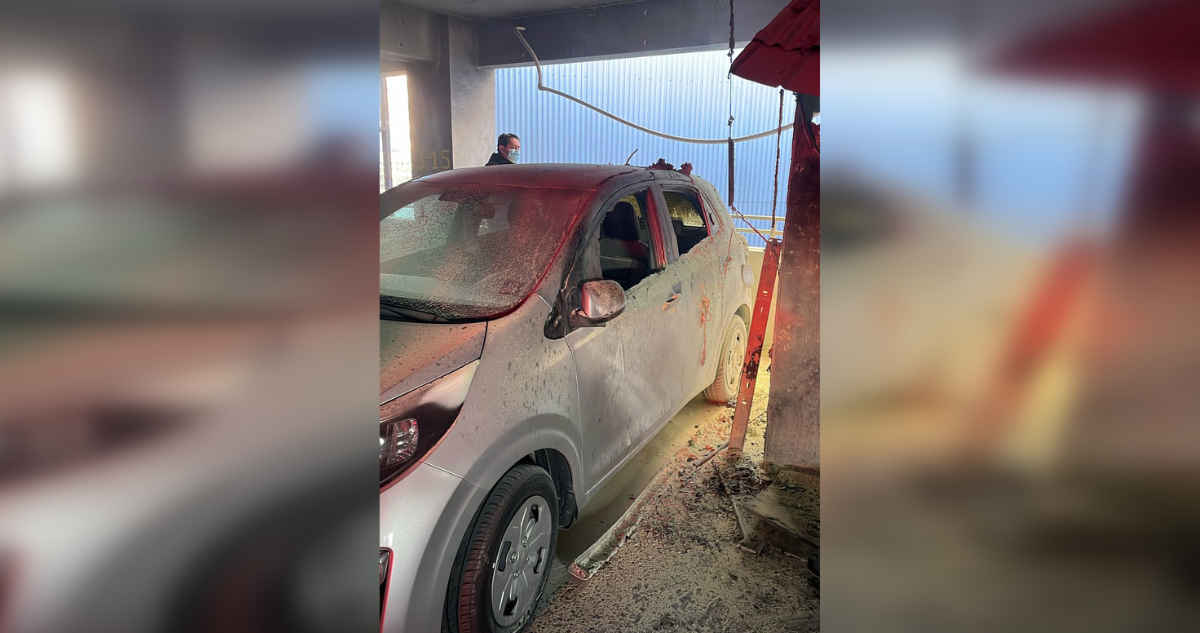 Vehículo quemado en incendio en estacionamientos de Hospital Regional de Concepción