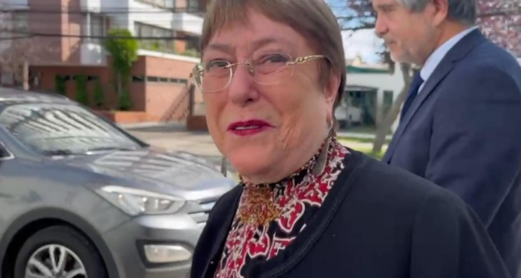 Imagen de Michelle Bachelet por consultas de trato preferente del GORE Bío Bío a su fundación