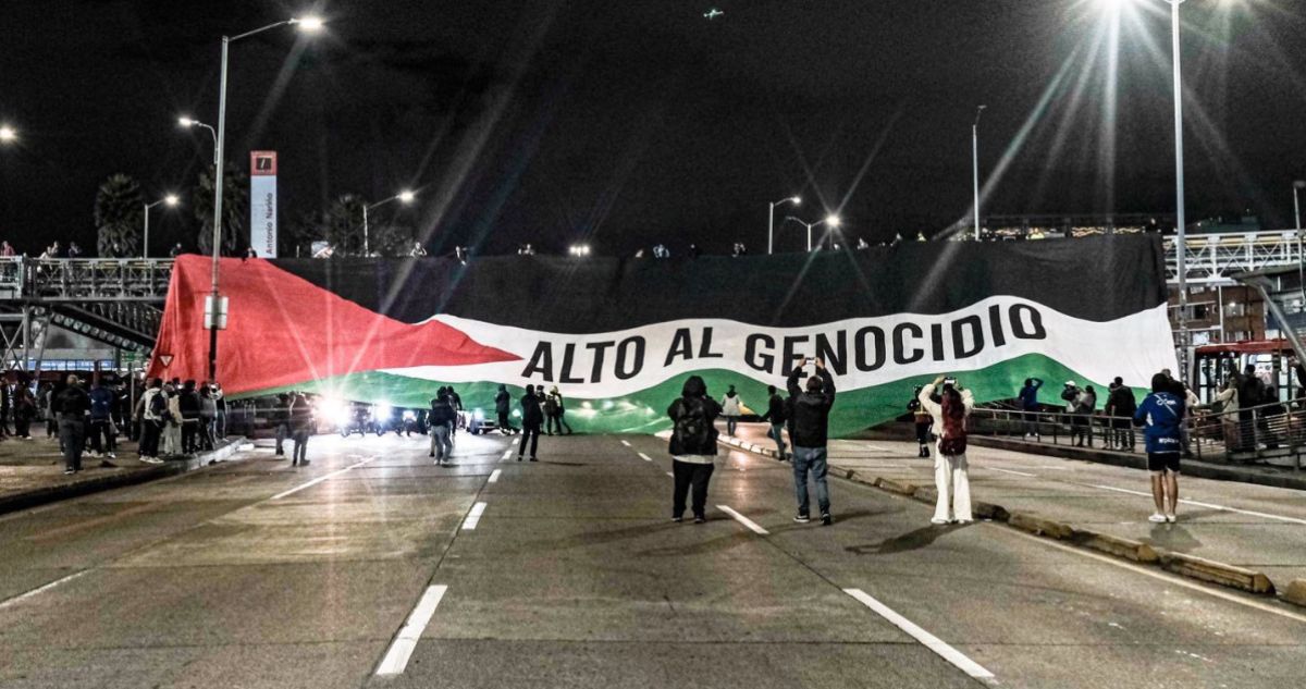 Bandera de Palestina que fue vetada por Conmebol fue exhibida en previa de Millonarios-Palestino