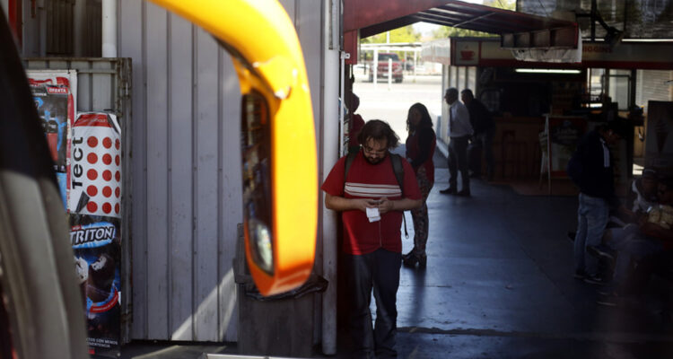 Hasta en $800 subirán los precios de buses intercomunales en Llanquihue: organizaciones rechazan alza