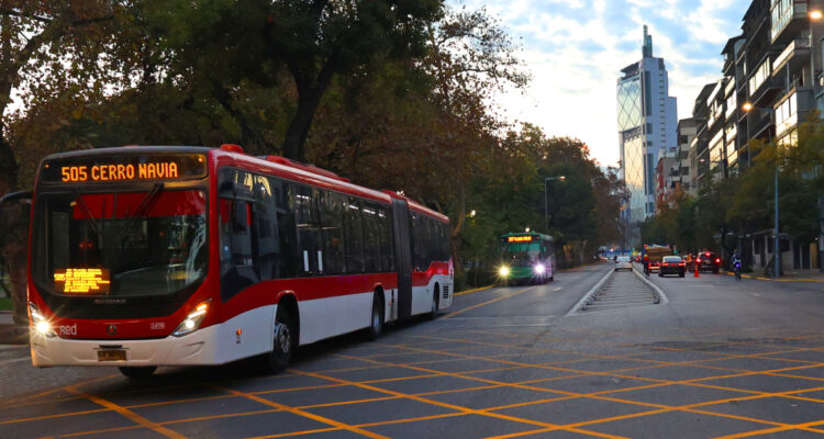 Anuncian 50 nuevos puntos de monitoreo en vías solo bus en RM: multas a particulares parten en 1 UTM