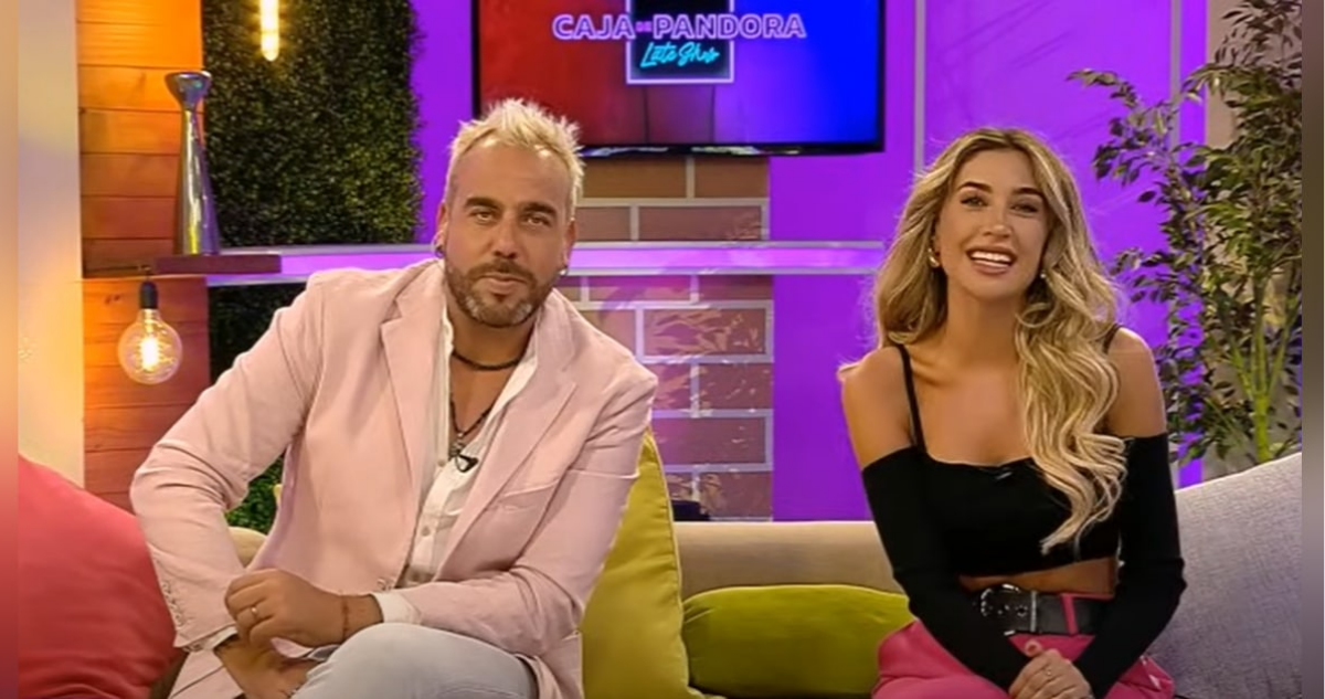 Francisco Kaminski junto a Camila Andrade en el programa La Caja de Pandora