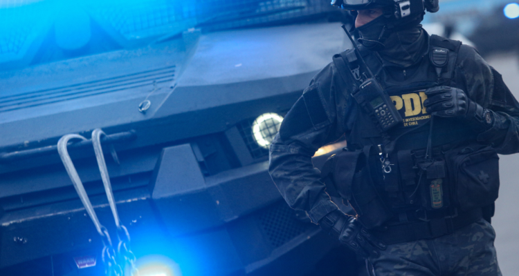 Personal de la PDI por operativo en Cañete donde se incautó armamento y municiones