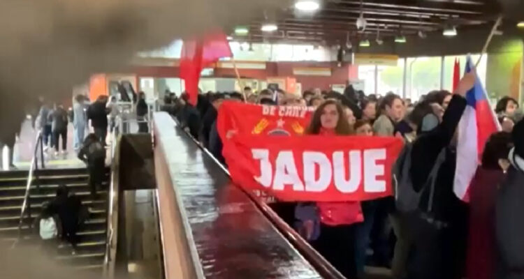 Caos en Metro Rondizzoni por convocatoria en apoyo a Jadue que será formalizado por fraude al fisco