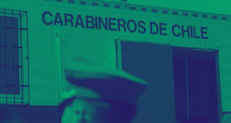 Detienen a 12 carabineros acusados de cohecho, tráfico, apremios y otros delitos en la RM