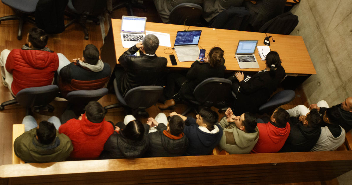 Piden prisión para excarabineros involucrados en red de corrupción: formalización continuará el lunes
