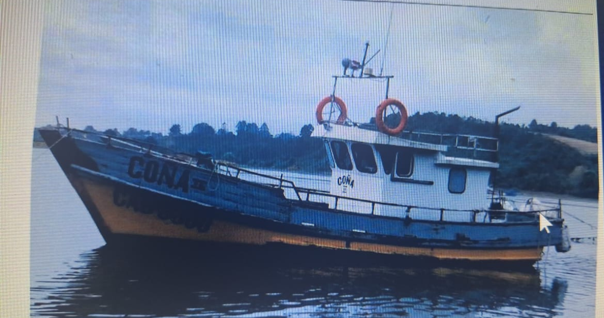 Intensa búsqueda por desaparición de 5 personas tras hundimiento de lancha en Calbuco: serían familia