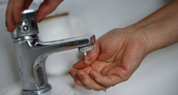 Este es el año en que Chile podría quedarse sin agua potable y qué regiones serían las más afectadas