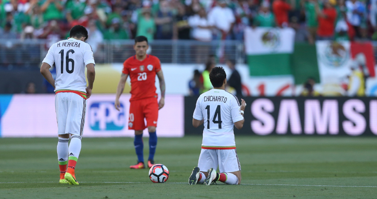 En México reaccionan a las declaraciones de Claudio Bravo sobre Chicharito y el 7 a 0.