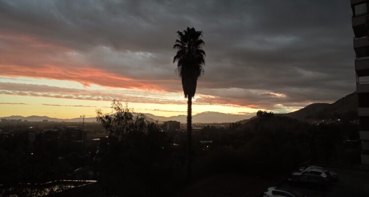 Vista despejada al poniente, desde Huechuraba