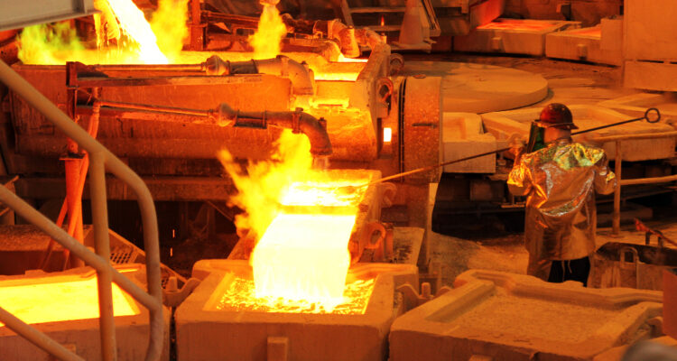 Chile anota considerable superávit comercial de la mano del cobre