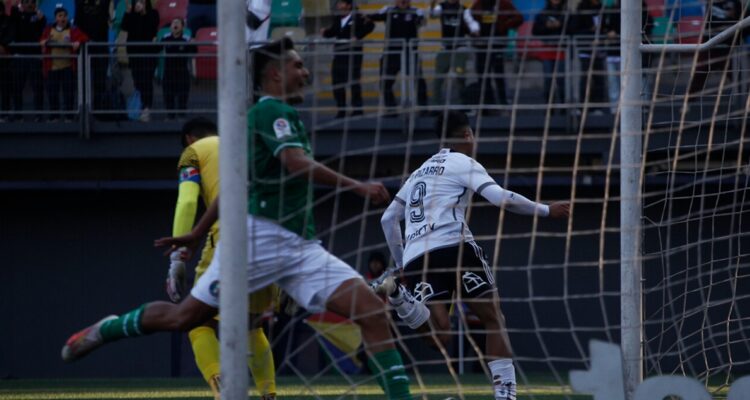Colo Colo doblegó a Audax Italiano por el Campeonato Nacional.