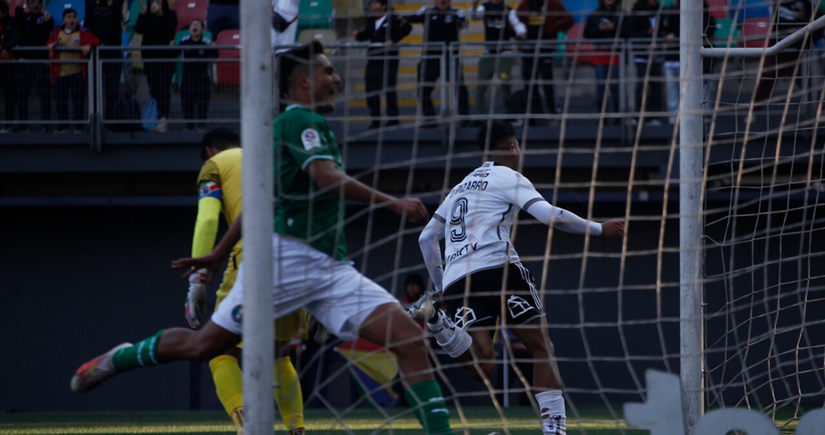 Colo Colo doblegó a Audax Italiano por el Campeonato Nacional.