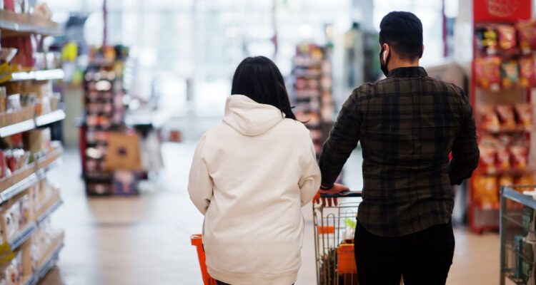 ¿Abrirán supermercados y malls este 21 de mayo? Así funcionará el comercio durante el feriado