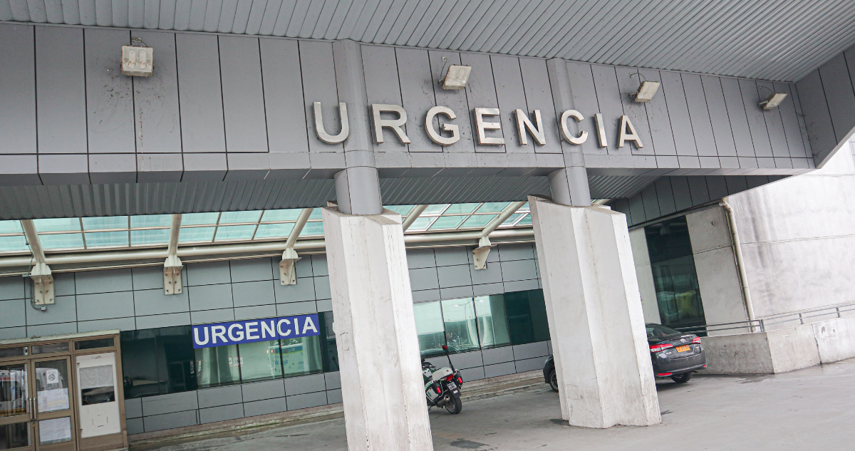 Frontis de Hospital Regional de Concepción por caso de comida contaminada