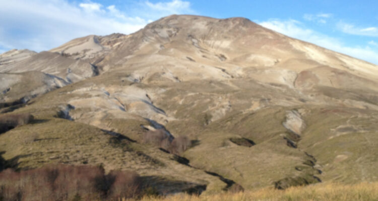 Complejo Volcánico Puyehue-Cordón Caulle sigue bajo alerta amarilla: definen puntos de encuentro