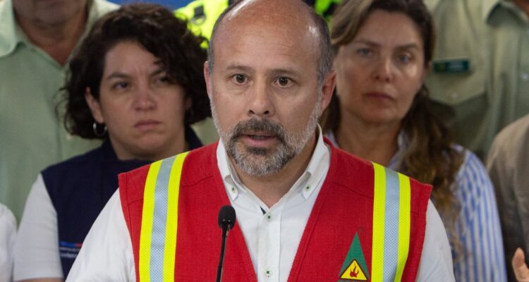 Conaf sobre exbrigadista imputado por mega incendio: “Enloda la institución (…) es un dolor”
