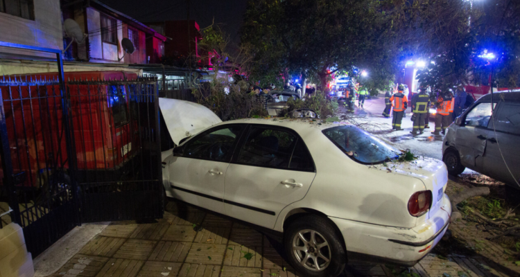 Conductor ebrio choca autos estacionados y dos casas en La Granja copiloto murió