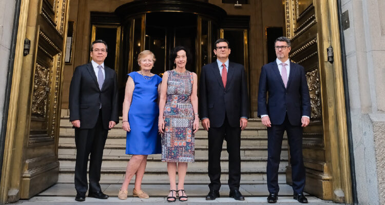 El Consejo del Banco Central de Chile (de izquierda a derecha) Luis Felipe Céspedes; Stephany Griffith-Jones (Vicepresidenta); Rosanna Costa (Presidenta); Alberto Naudon y Claudio Soto.