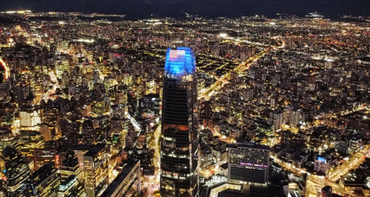 La actividad económica en Chile anotó nuevo crecimiento en marzo, pero más discreto que el mes previo