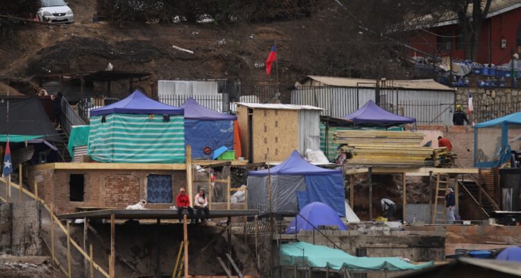 Damnificados de incendios denuncian tardanza en pago de bono