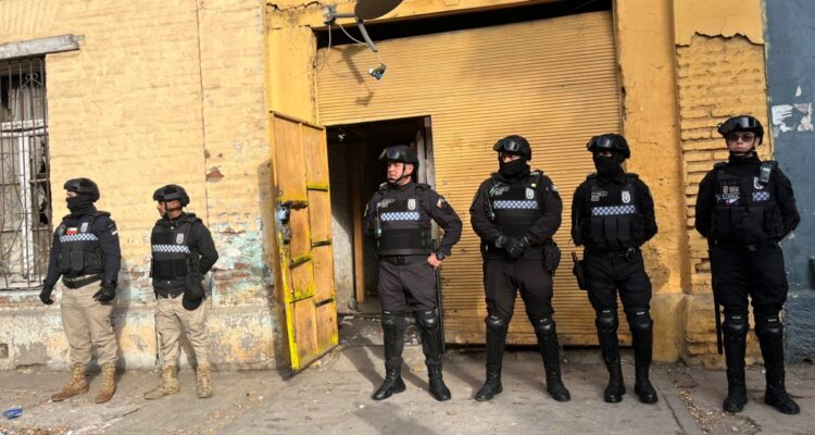 A pasos de “La ciudad de Dios”: encuentran arma de fuego tras nuevo desalojo en Santiago