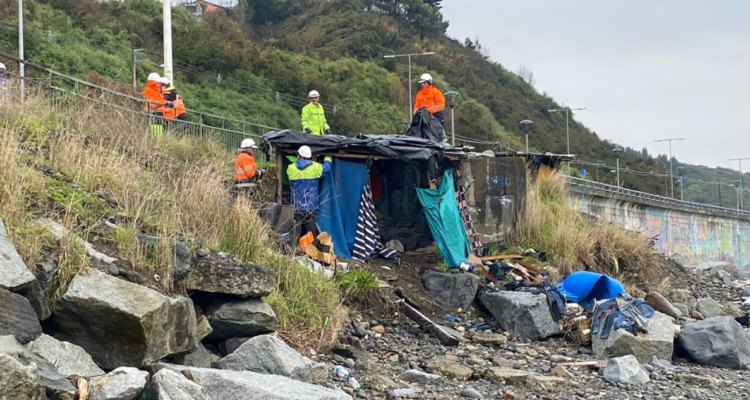 Desalojo de mediaguas en borde costero de Puerto Montt