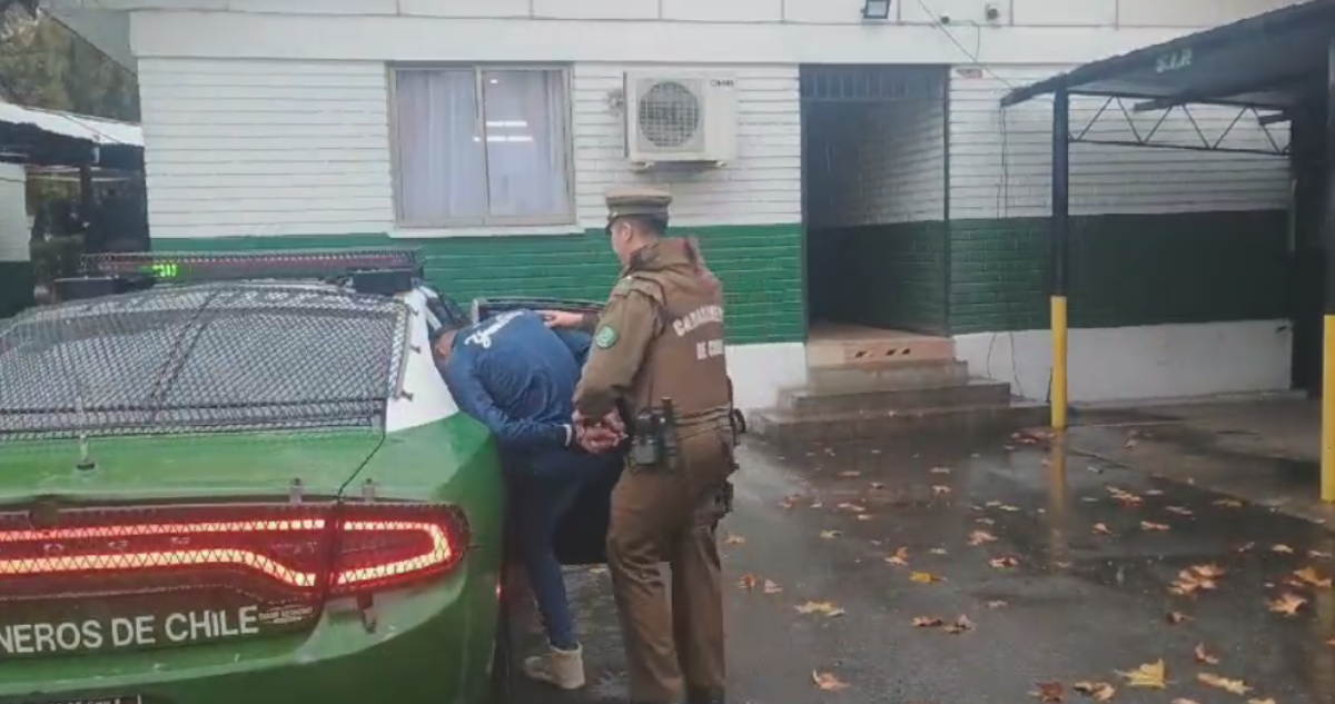 Dos detenidos por robo con intimidación a trabajadora de Blue Express en Renca