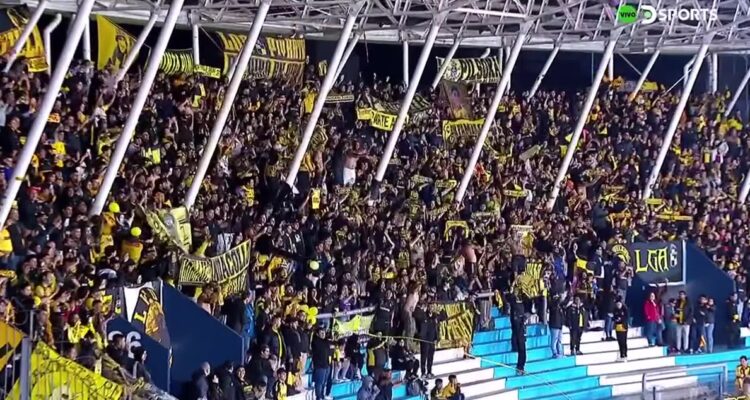 Dos hinchas de Coquimbo Unido fueron detenidos en Argentina.