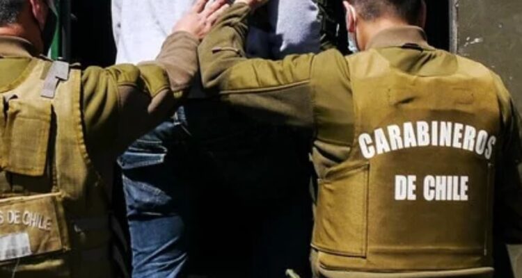 Detienen a adolescentes por robo de negocio en Panguipulli: uno mordió a carabinero