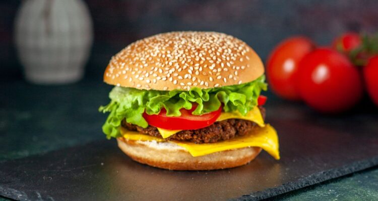 Este martes se celebra el Día de la Hamburguesa: revisa algunas de las ofertas y promociones