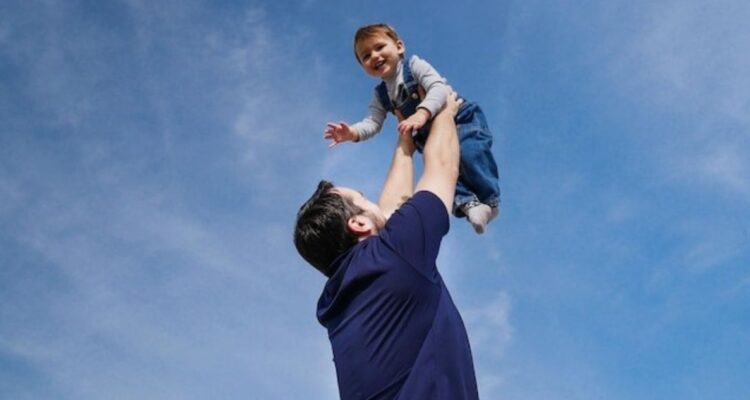 Cuándo es el día del padre en Chile este 2024 y por qué se celebra a los papás y cuál es el origen de la celebración en el calendario.