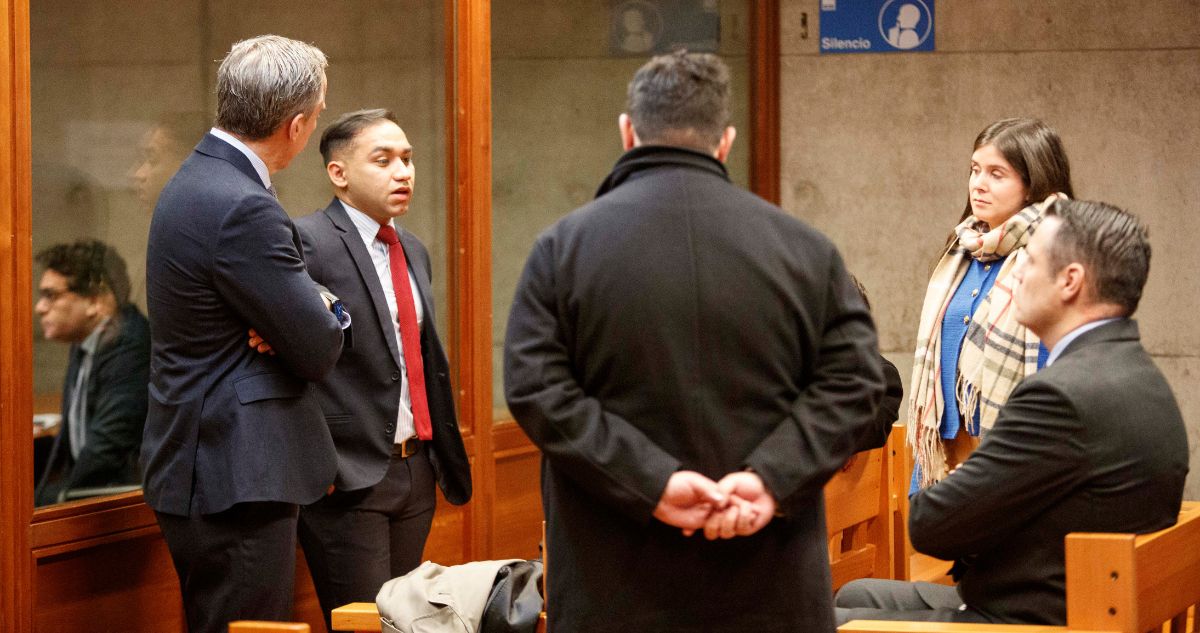 Con dardos a fiscal Chong: diputados UDI y Republicanos acompañaron a excabo Zamora en juicio Pío Nono