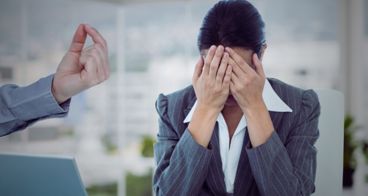 Revisa la última columna de opinión: A ti te dejó tonta la meternidad, la discriminación laboral a mujeres en Chile de Paola Merchak (mamajuridica)