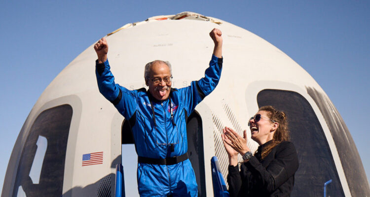 Ed Dwight, de 90 años, se convirtió en la persona más longeva en viajar al espacio