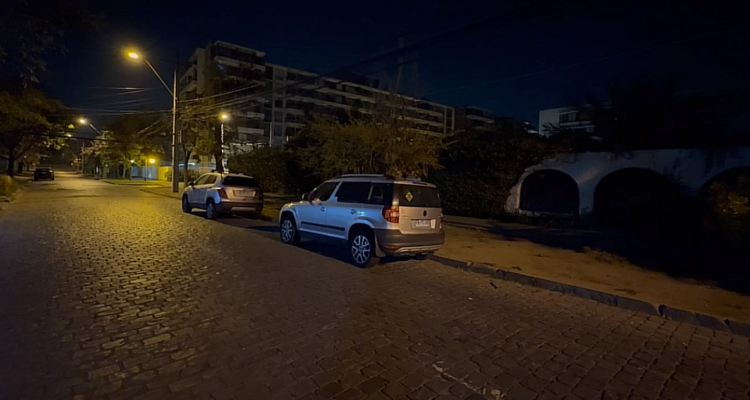 Insólito: delincuentes se enfrentan en Ñuñoa para dirimir quién se roba auto que sufrió encerrona