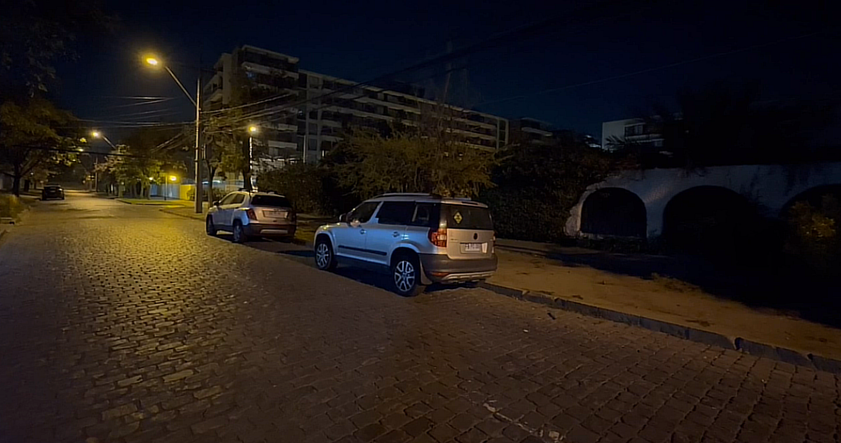 Insólito: delincuentes se enfrentan en Ñuñoa para dirimir quién se roba auto que sufrió encerrona