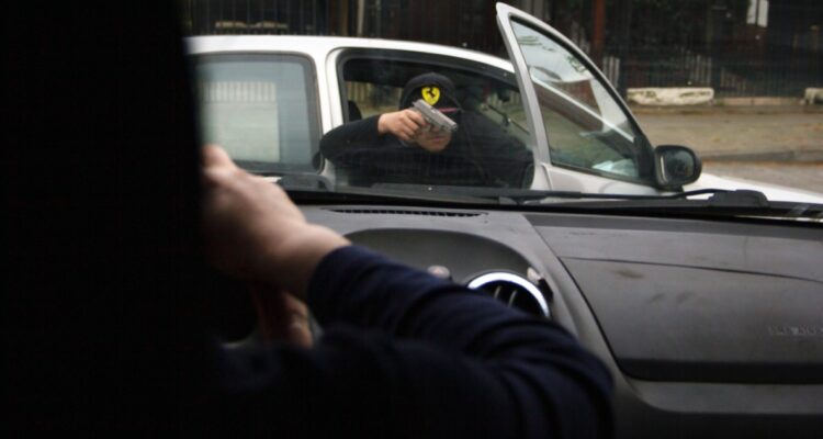 Pareja es baleada en enfrentamiento de bandas rivales en San Pedro de la Paz