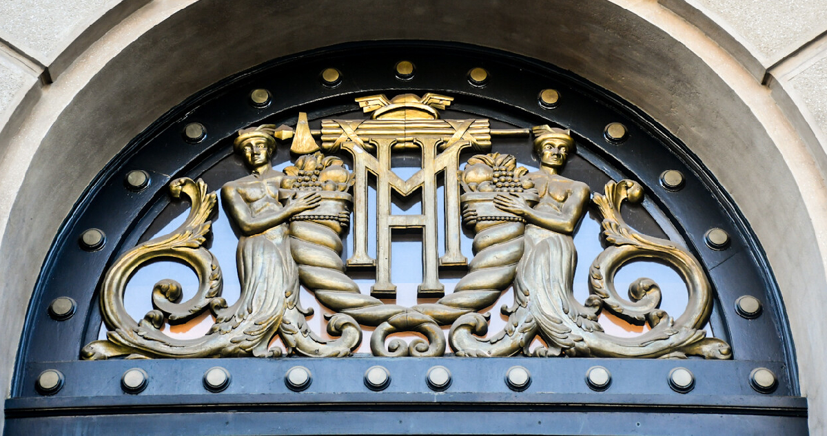 Frontis del Ministerio de Hacienda