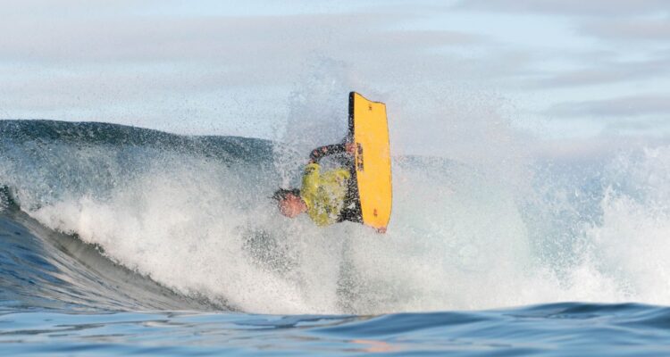 Excadete de Colo Colo es favorito para quedarse con mundial de bodybord que se disputa en Iquique