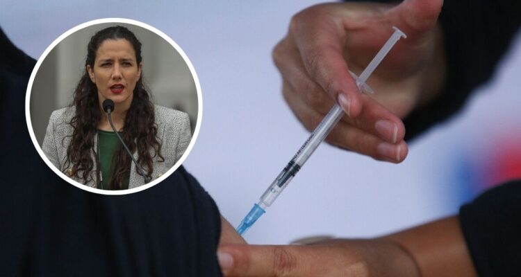 Las dudas en torno a la falta de vacunas en medio de la ambigüedad del Minsal