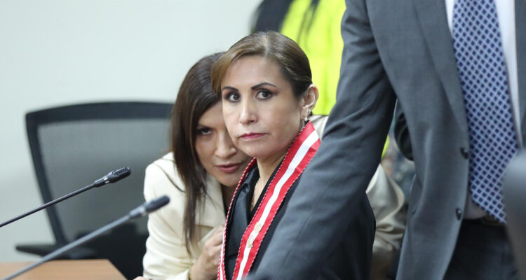 Fiscal General de Perú es destituida por interferir en una investigación a su hermana