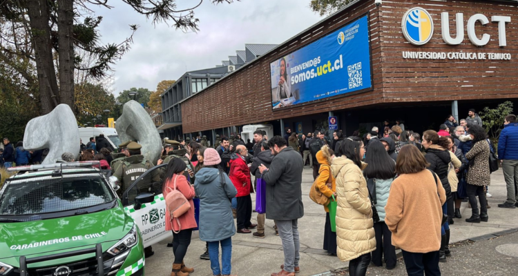 Aviso de presunta bomba obliga a evacuar a alumnos y funcionarios de Universidad Católica de Temuco