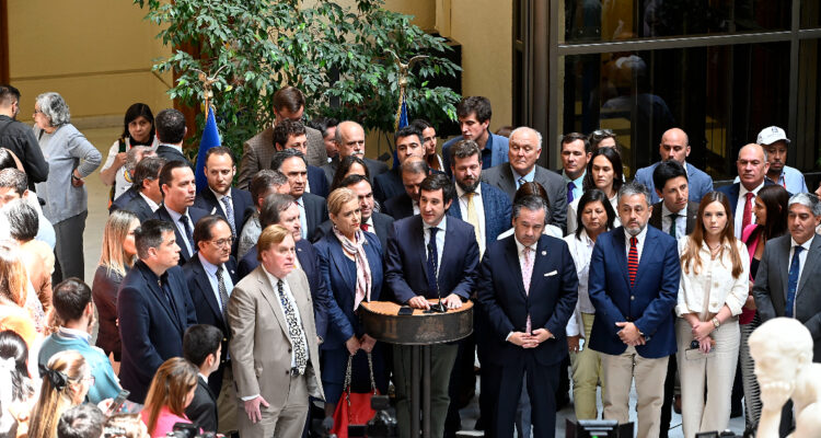 la derecha se opone a la reforma de pensiones